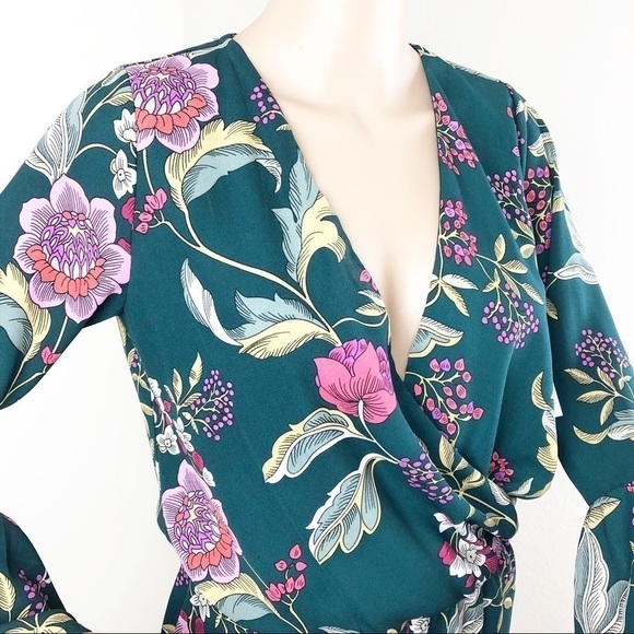 NEW Charlotte Russe green floral romper - Picture 5 of 10